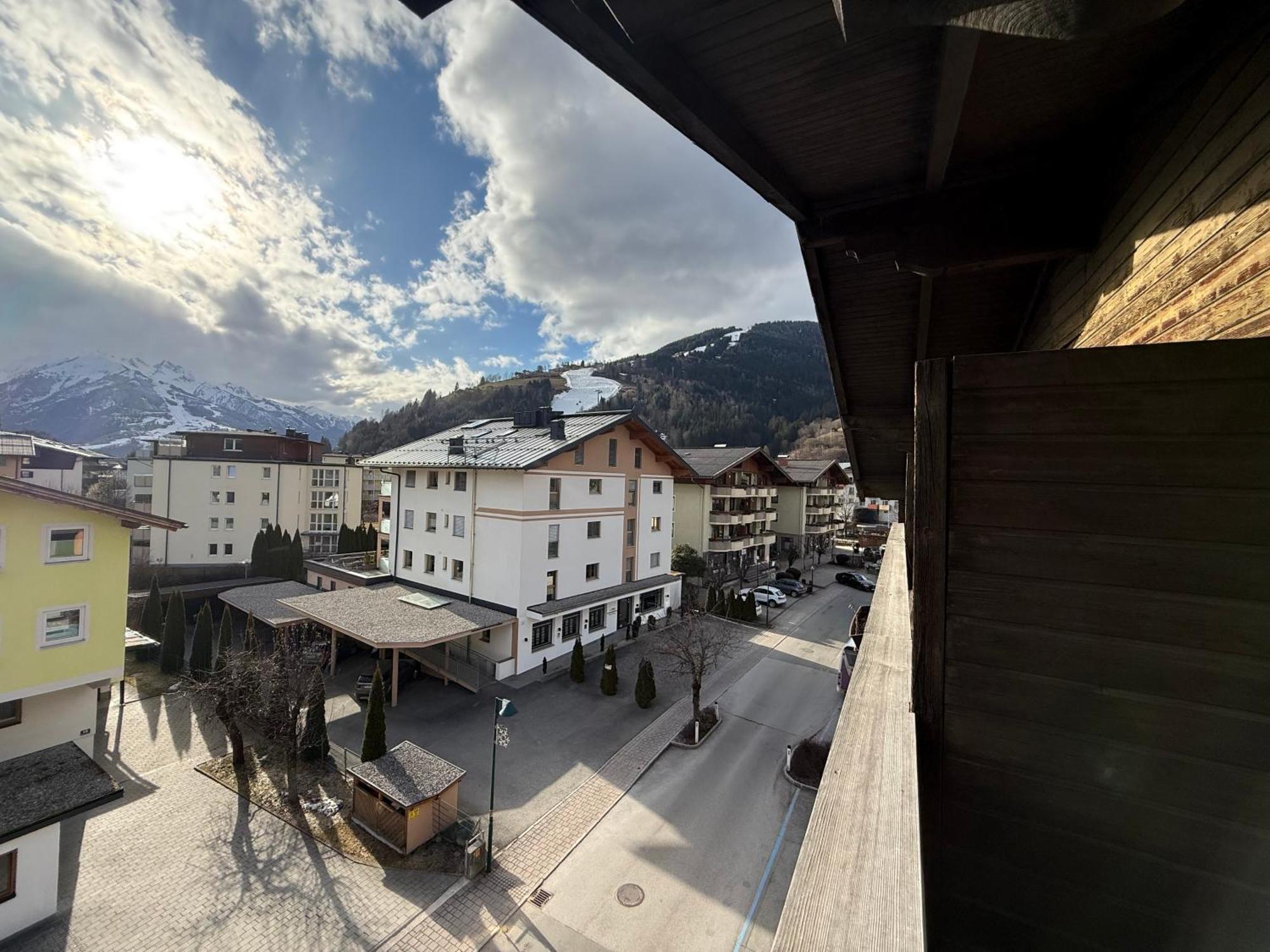 ホテル Marina Alpen Haus ツェル アム ゼー エクステリア 写真